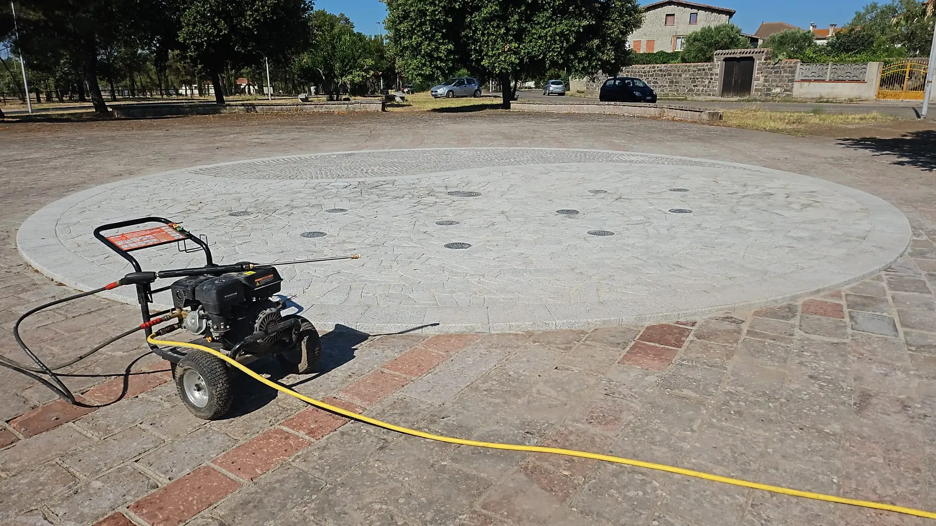 Dettaglio della pavimentazione della piazza