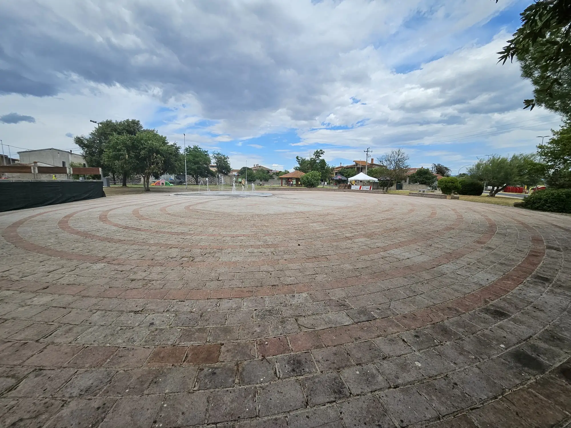 Area della piazza durante il lavaggio
